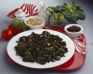 SPINACI SALTATI AI PINOLI