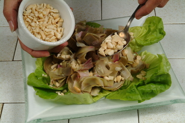 INSALATA DI CARCIOFI E MANDORLE INSALATA DI CARCIOFI E MANDORLE