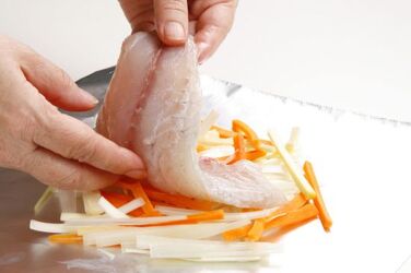 FILETTI DI DENTICE CON ZENZERO E SESAMO