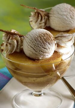 PESCHE CON GELATO ALLA VANIGLIA