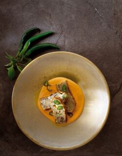 FRITTATA DI PASTA IN SALSA DI POMODORINI E PEPERON