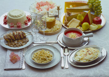 MEN&Ugrave; FESTIVO PUDDING SVIZZERO FILETTO DEL NORD GNOCCHETTI DI FORMAGGIO ZUPPA AL GRUVIERE GRATIN DELIZIOSO