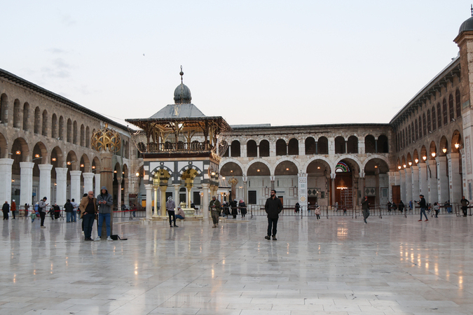 Ramadan atmosphere and Tarawih prayers at the Umayyad Mosque.