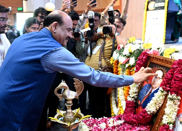 India Lok Sabha Speaker Om Birla Launches Book Series Of Baal Samvidhan On Occasion Of Birth Anniversary Of Babasaheb Ambedkar India Lok Sabha Speaker Om Birla Launches Book Series Of Baal Samvidhan On Occasion Of Birth Anniversary Of Babasaheb Ambedkar