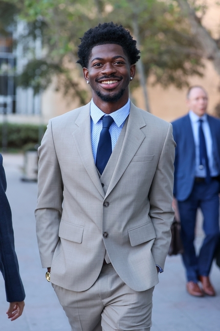 Van Nuys Lil Nas X in tribunale per le accuse di aggressione nei confronti di un agente di polizia