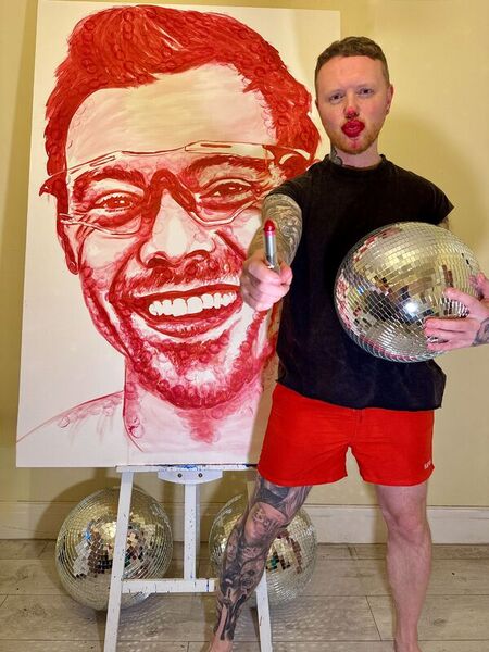 Cardiff il ritratto di Harry Styles realizzato con migliaia di baci di rossetto Cardiff il ritratto di Harry Styles realizzato con migliaia di baci di rossetto