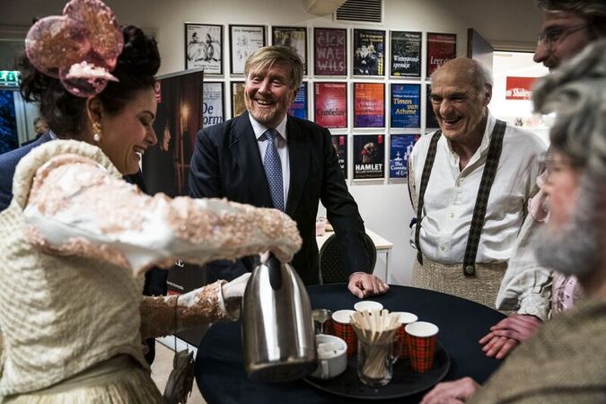 Thief re Willem Alexander allo Shakespeare Theater per la rappresentazione di The Strong Will in occasione del 80&deg; anniversario del Teatro
