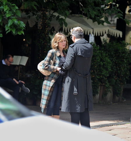 Milan Violante Placido meets a beggar in the center but has no coins to give her.