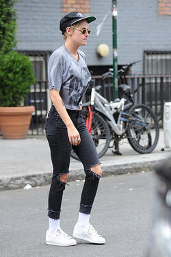 , New York, NY - 8/31/17-Kristen Stewart and Stella Maxwell Hold Hands While Taking a Walk in Manhattan
-PICTURED: Kristen Stewart
-PHOTO by: Kristin Callahan/ACE Pictures/INSTARimages.com
-INSTAR_Kristen_Stewart_Stella_Maxwell_NYC_1001015298
Editorial Rights Managed Image - Please contact www.INSTARimages.com for licensing fee and rights: North America Inquiries: email sales@instarimages.com or call 212.414.0207 - UK Inquiries: email ben@instarimages.com or call + 7715 698 715 - Australia Inquiries: email sarah@instarimages.com.au or call +02 9660 0500 – for any other Country, please email sales@instarimages.com. Image or video may not be published in any way that is or might be deemed defamatory, libelous, pornographic, or obscene / Please consult our sales department for any clarification or question you may have - http://www.INSTARimages.com reserves the right to pursue unauthorized users of this image or video. If you are in violation of our intellectual property you may be liable for actual damages, loss of income, and profits you derive from the use of this image or video, and where appropriate, the cost of collection and/or statutory damage.