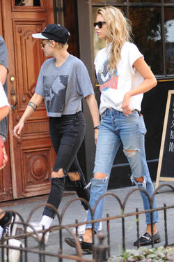 , New York, NY - 8/31/17-Kristen Stewart and Stella Maxwell Hold Hands While Taking a Walk in Manhattan
-PICTURED: Kristen Stewart and Stella Maxwell
-PHOTO by: Kristin Callahan/ACE Pictures/INSTARimages.com
-INSTAR_Kristen_Stewart_Stella_Maxwell_NYC_1001015291
Editorial Rights Managed Image - Please contact www.INSTARimages.com for licensing fee and rights: North America Inquiries: email sales@instarimages.com or call 212.414.0207 - UK Inquiries: email ben@instarimages.com or call + 7715 698 715 - Australia Inquiries: email sarah@instarimages.com.au or call +02 9660 0500 – for any other Country, please email sales@instarimages.com. Image or video may not be published in any way that is or might be deemed defamatory, libelous, pornographic, or obscene / Please consult our sales department for any clarification or question you may have - http://www.INSTARimages.com reserves the right to pursue unauthorized users of this image or video. If you are in violation of our intellectual property you may be liable for actual damages, loss of income, and profits you derive from the use of this image or video, and where appropriate, the cost of collection and/or statutory damage.