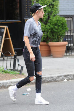 , New York, NY - 8/31/17-Kristen Stewart and Stella Maxwell Hold Hands While Taking a Walk in Manhattan
-PICTURED: Kristen Stewart
-PHOTO by: Kristin Callahan/ACE Pictures/INSTARimages.com
-INSTAR_Kristen_Stewart_Stella_Maxwell_NYC_1001015295
Editorial Rights Managed Image - Please contact www.INSTARimages.com for licensing fee and rights: North America Inquiries: email sales@instarimages.com or call 212.414.0207 - UK Inquiries: email ben@instarimages.com or call + 7715 698 715 - Australia Inquiries: email sarah@instarimages.com.au or call +02 9660 0500 – for any other Country, please email sales@instarimages.com. Image or video may not be published in any way that is or might be deemed defamatory, libelous, pornographic, or obscene / Please consult our sales department for any clarification or question you may have - http://www.INSTARimages.com reserves the right to pursue unauthorized users of this image or video. If you are in violation of our intellectual property you may be liable for actual damages, loss of income, and profits you derive from the use of this image or video, and where appropriate, the cost of collection and/or statutory damage.