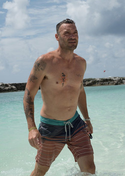 AUSTIN POWER!
It's easy to see why Megan Fox still has the hots for husband, American actor Brian Austin Green - despite reports of marriage troubles.
Brian Austin Green shows off his superb physique while vacationing at Hard Rock Hotel Riviera Maya this past weekend in Mexico.
The 44-year-old actor was on vacation with his son Kassius, 15, and the pair enjoyed kayaking, zip-lining and tight-rope before hitting up the hotel’s restaurant Zen for some sushi and stir fry.
Brian and Kassius also hit up the RockSpa to get some massages together as they soaked up the final days of summer. So fun!
If you didn’t know, Kassius is Brian‘s son from his relationship with Vanessa Marcil. He is now married to Megan Fox and they have three sons: Noah, 4, Bodhi, 3, and Journey, 12 months.
He certainly has matured since he first appeared in the TV series Beverly Hills 2010 in 1991, as our picture shows.
Courtesy Hard Rock Hotel Rivera Maya
