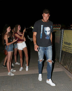 So much in love! New hot couple inseparable Kendall Jenner and Blake Griffin at Malibu fair in Malibu with friends sept 3, 2017 /X17online.com