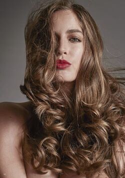 Hot hair in winter in 3 easy steps