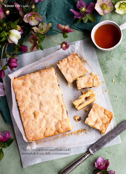 Short x Sweet Apple and sultana shortbread slice Short x Sweet Apple and sultana shortbread slice