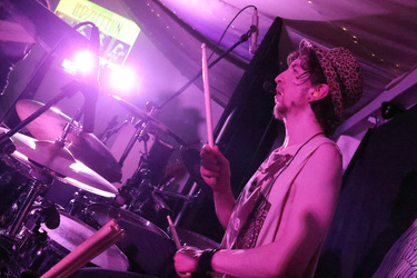 Star Circus performing at The Beaverwood Club