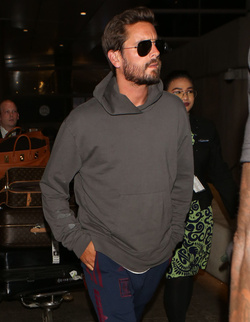 Scott Disick coming back from Cannes as if nothing happened Scott Disick coming back from Cannes as if nothing happened