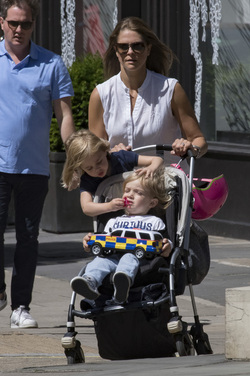 Princess Madeleine with her Kids Princess Madeleine with her Kids