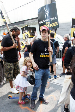 Jesse Eisenberg seen at the SAG AFTRA strike in front of HBO Offices Jesse Eisenberg seen at the SAG AFTRA strike in front of HBO Offices
