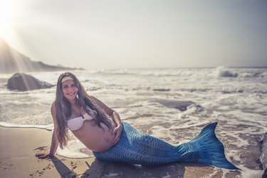 MESMERISING MERMAID MATERNITY SHOOTS