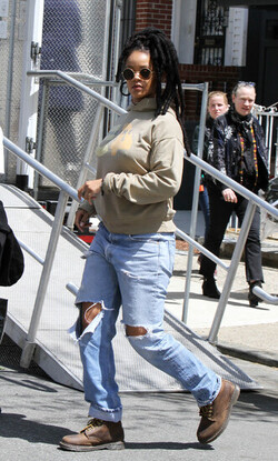 Rihanna doing a reshoot of Ocean s Eight