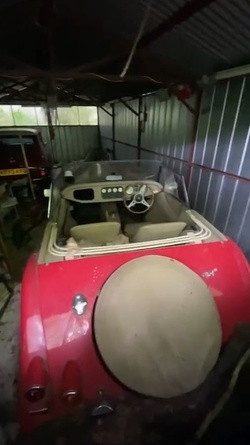 Urban explorer discovers abandoned vintage car graveyard Urban explorer discovers abandoned vintage car graveyard