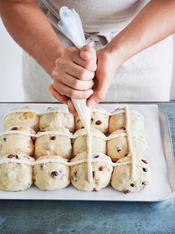 HOT CROSS 4 BUNS WAYS HOT CROSS 4 BUNS WAYS