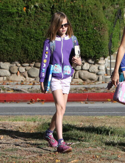 Jennifer Garner soaking on the sunshine while out with the girls