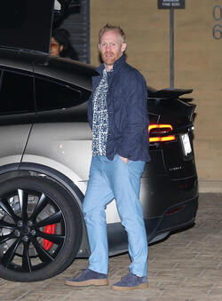 Brad Pitt s pal Thomas Houseago enjoys a dinner outing at Nobu in Malibu.