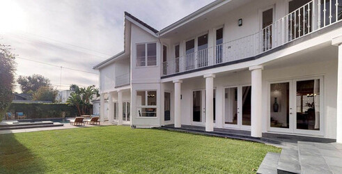 Hollywood film director Patty Jenkins has just bought this house in Santa Monica California for 6.35 million