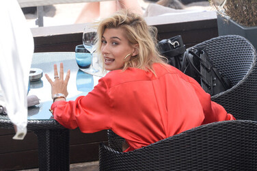 Hailey Baldwin enjoys a lunch on a beach restaurant ahead of 70th Cannes Film Festival in Cannes
