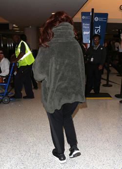 Debra Messing Gets Out Of LA For The Weekend Debra Messing Gets Out Of LA For The Weekend