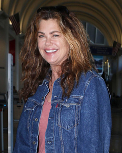 Kathy Ireland Rocks Canadian Tuxedo While Taking Flight With Daughter Chloe Kathy Ireland Rocks Canadian Tuxedo While Taking Flight With Daughter Chloe