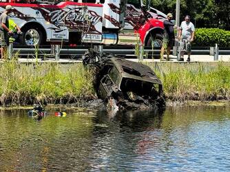 Divers find bones of mum and daughter who went missing 50 years ago in sunken car