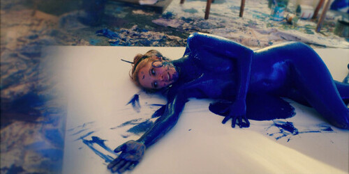Juno Temple goes fully nude on the new TV show Little Birds 