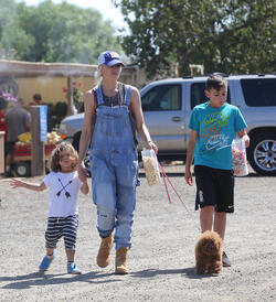 Gwen Stefani with Kids Enjoying the Day at a Farm
