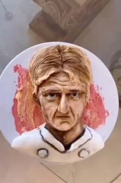 Gordon Ramsay watches in horror as woman makes cake like his face Gordon Ramsay watches in horror as woman makes cake like his face