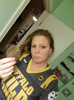 BRAVE BRIDE WITH CANCER THROWS WIG BEFORE FLINGING BOUQUET AT WEDDING RECEPTION