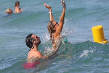 Sylvie Meis and Niclas Castello during a beach day in Saint Tropez