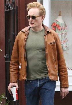 Conan O Brien Making Time For Family In Brentwood
