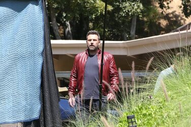 Ben Affleck Looking Cool In Leather Jacket Leaving Photo Shoot With Lindsay Shookus Part 2