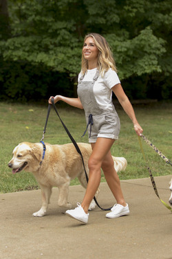 Jessie James Decker Walking her Dogs