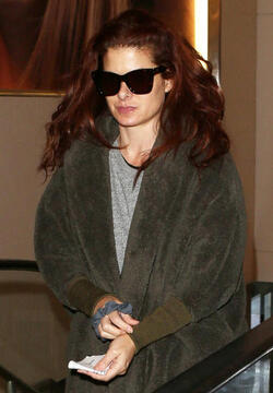 Debra Messing Gets Out Of LA For The Weekend Debra Messing Gets Out Of LA For The Weekend