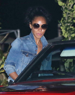 Jaden and Willow Smith treat their mother Jada Pinkett Smith and grandmother Adrienne Banfield Jones to a Mother s Day dinner at Nobu in Malibu.