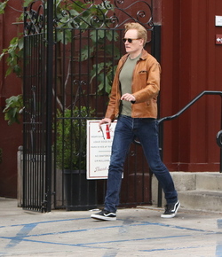 Conan O Brien Making Time For Family In Brentwood
