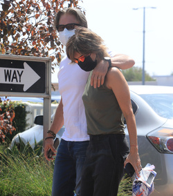 Lisa Rinna and Harry Hamlin in love in Malibu