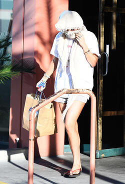 Bella Thorne Tries to Leave Katsura Incognito