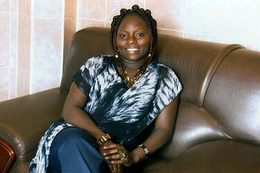 Idiot Thief Uses Stolen Phone To Upload Selfies