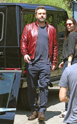 Ben Affleck Looking Cool In Leather Jacket Leaving Photo Shoot With Lindsay Shookus Part 2