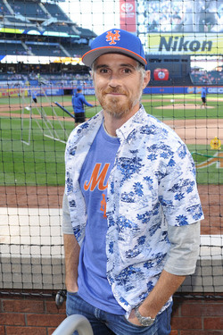 Dave Annable Throws Out First Pitch at Mets Game